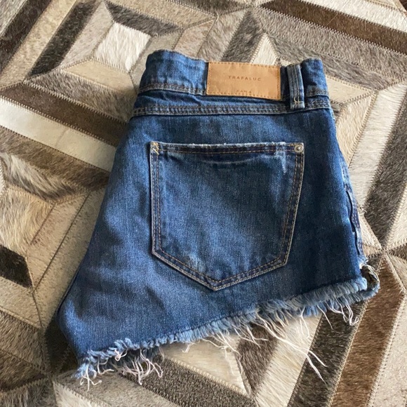 ZARA Trafaluc Denim Jean Shorts Size 2 - Picture 1 of 6
